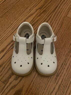 FootMates White T-Strap Mary Jane Toddler Shoes